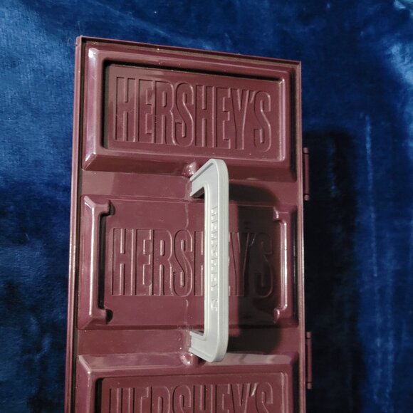 Hershey's S'Mores Box - Picture 9 of 10
